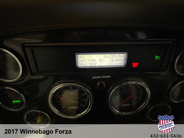 2017 Winnebago Forza Motorhome