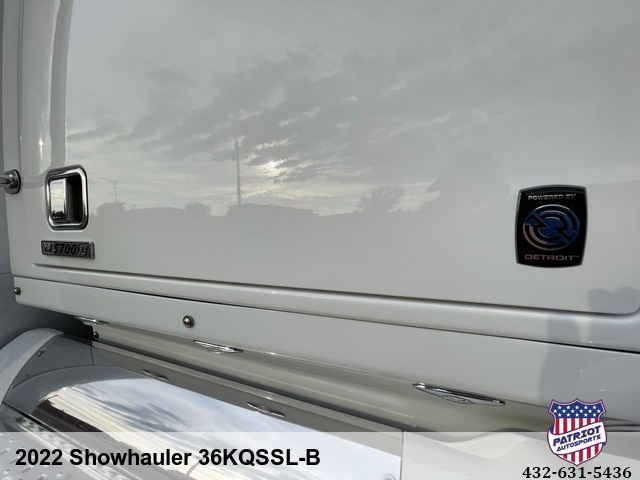 2022 Showhauler 36KQSSL-B Bunkhouse