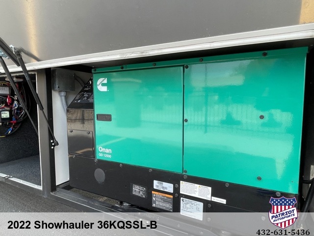 2022 Showhauler 36KQSSL-B Bunkhouse