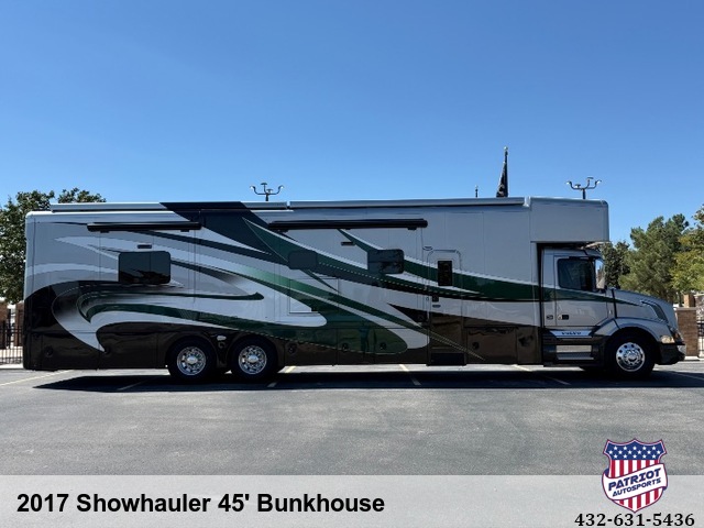 2017 Showhauler 45' Bunkhouse Bunkhouse